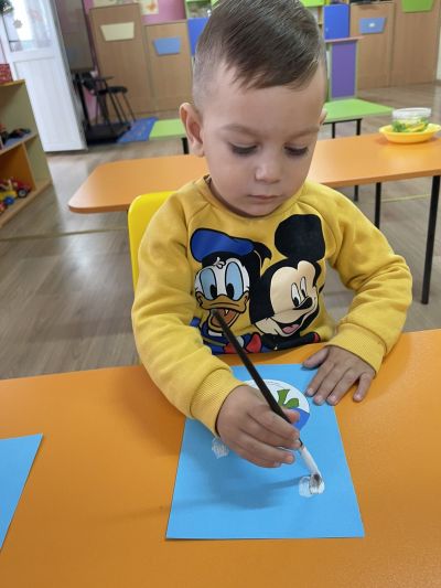 Изработване на картички - ДГ Пролет - Дъбница