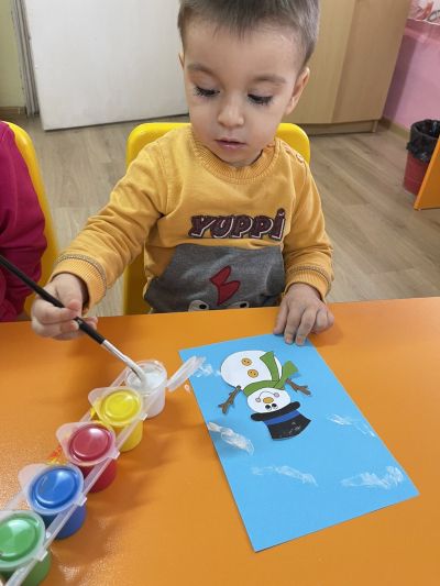 Изработване на картички - ДГ Пролет - Дъбница