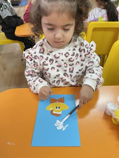 Изработване на картички - ДГ Пролет - Дъбница