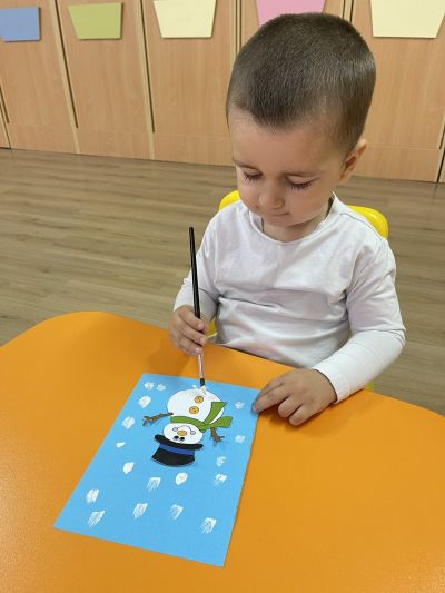 Изработване на картички - ДГ Пролет - Дъбница