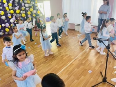 Празника на МАМА 2025г - ДГ Пролет - Дъбница