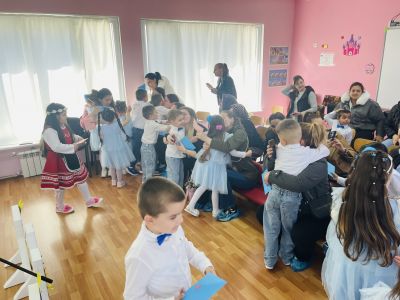 Празника на МАМА 2025г - ДГ Пролет - Дъбница