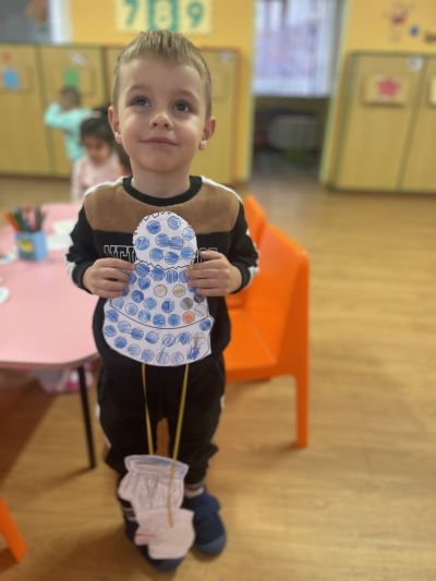 Малките ръчички - ДГ Пролет - Дъбница
