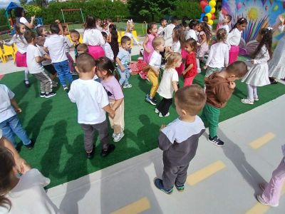 Празник за посрещане на децата . - ДГ Пролет - Дъбница