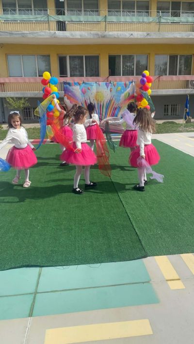 Празник за посрещане на децата . - ДГ Пролет - Дъбница